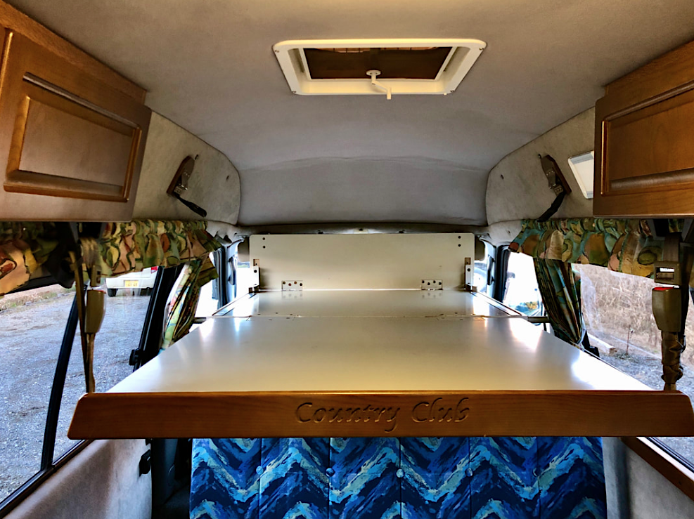 Toyota Country Club Camper top bed position
