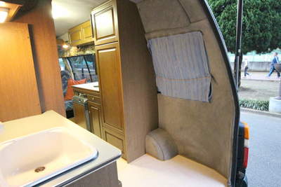 toyota hiace duo campervan bed layout
