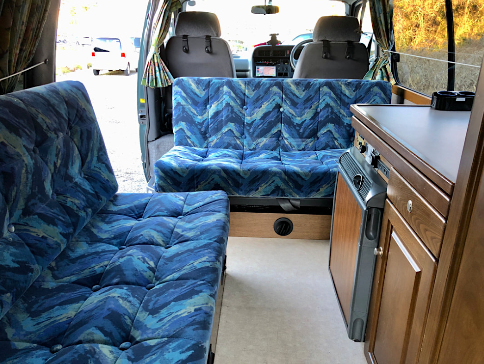 Toyota Country Club Camper seats 