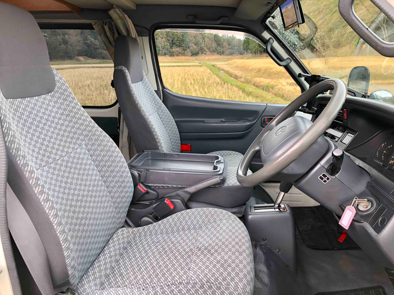 Toyota Hiace Petit 2 seats layout